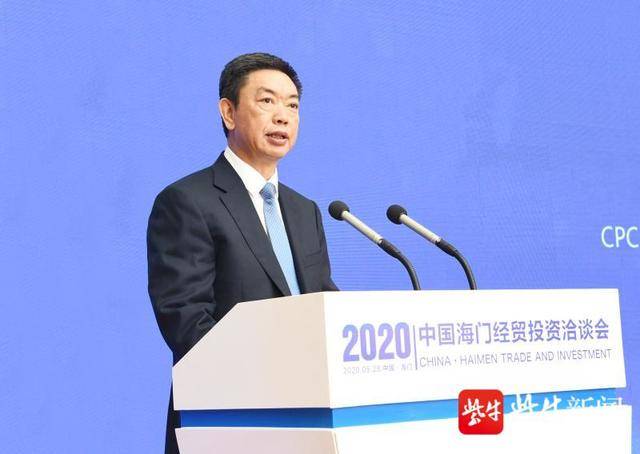 海门市委书记陈勇说,伴随着一年一度的经洽会,海门经济社会发展发生了