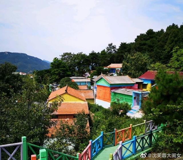免费游玩集云村拍照打卡彩虹村庄