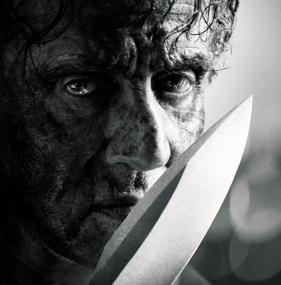 时隔12年,73岁的史泰龙又一次回归《第一滴血》.