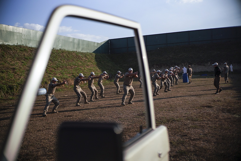 陈永青与他的保镖学校 | 正午视觉