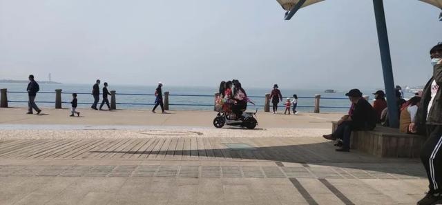 “五一”不打烊 青岛综合行政执法支队全力保障市容秩序巩固提升