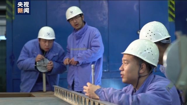 辽宁舰阻拦机曝性能:3秒让时速250公里20吨战机着舰