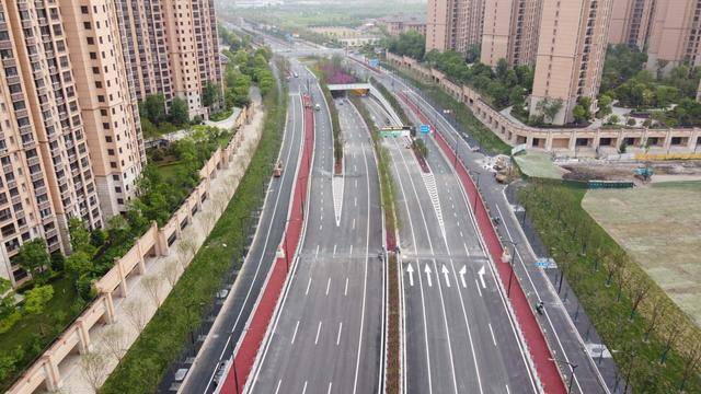 南京江北横江大道快速化部分路段竣工民警提前规划确保假期畅通