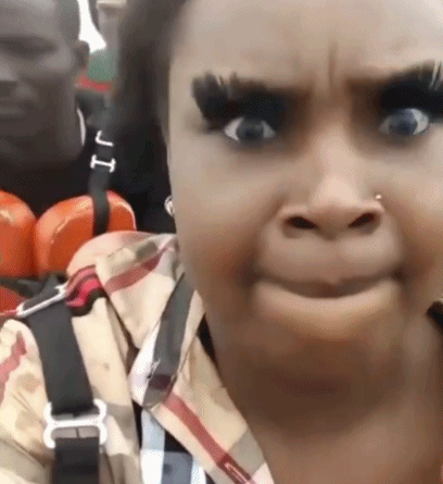 每日有趣gif图兄弟小心!