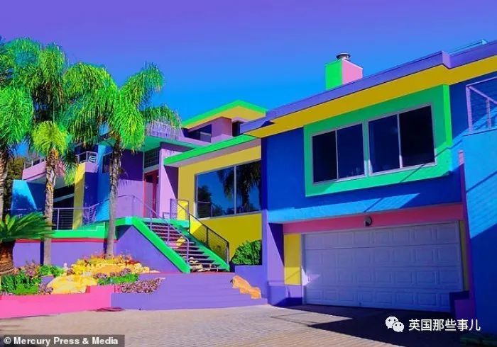 美国艺术家把自家改造成彩虹屋这色彩意外的辣眼好看啊