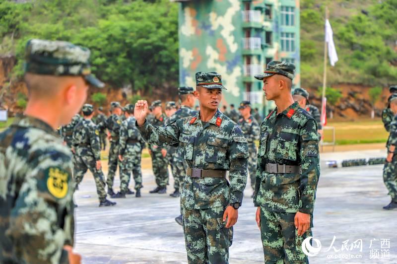 武警广西总队准班长们淬火成钢