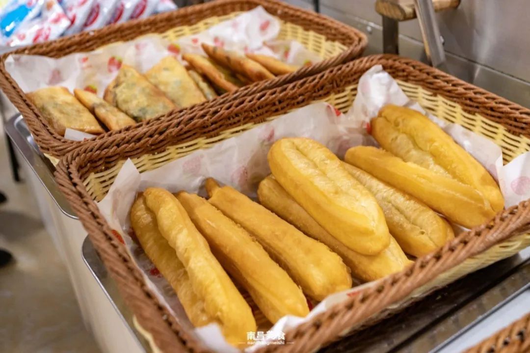 江西这家早餐品牌不得了,80多个品种,豆浆米果,糯米鸡,红豆粥