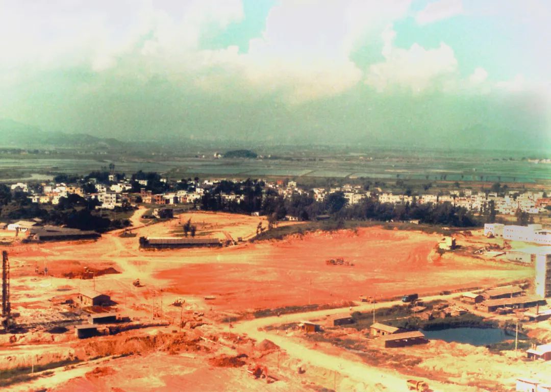 从一个渔村变成国际大都市他们用镜头记录深圳40年变迁