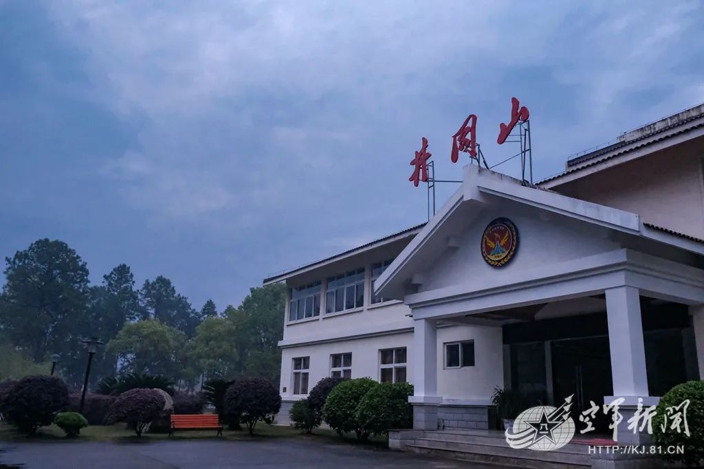 最是一年春好处,到军营里"踏青"吧|空军_新浪军事_新浪网