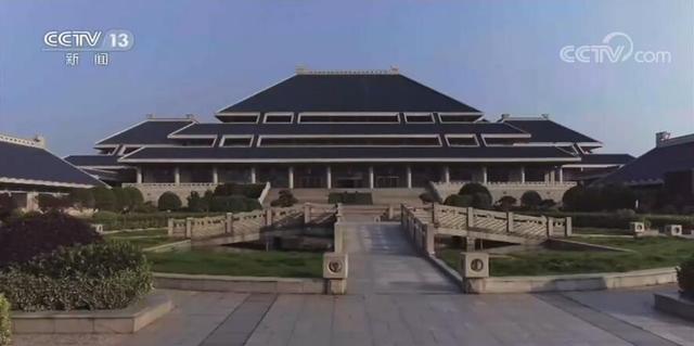 白岩松谈疫情后的复苏：政府部门是否能更多的“自找麻烦”？