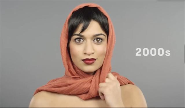 2000年,叙利亚的时尚开始预示着倒退, 她们再次围起了头巾,但好在她们