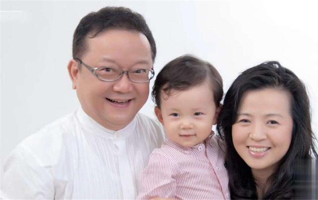 王刚娶小20岁妻子和儿子相差60岁如今的生活令人唏嘘