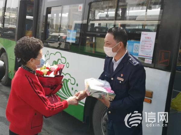 367路驾驶员迟野磊获得“青岛市五一劳动奖章”