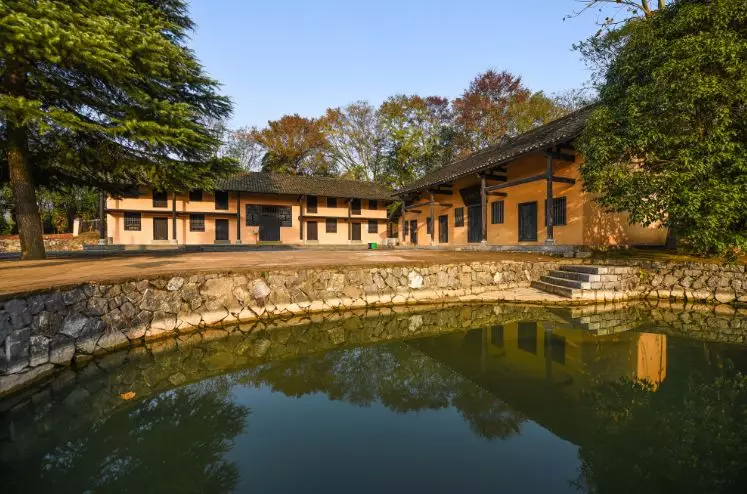 趁着"五一"假期大家不妨可以考虑到蔡锷故居看看哦~特别声明:以上文章