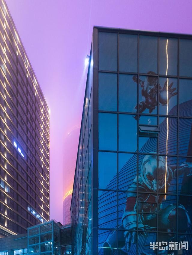 发现青岛“宝藏级”打卡地:“赛博朋克”风,这里的夜景有点科幻