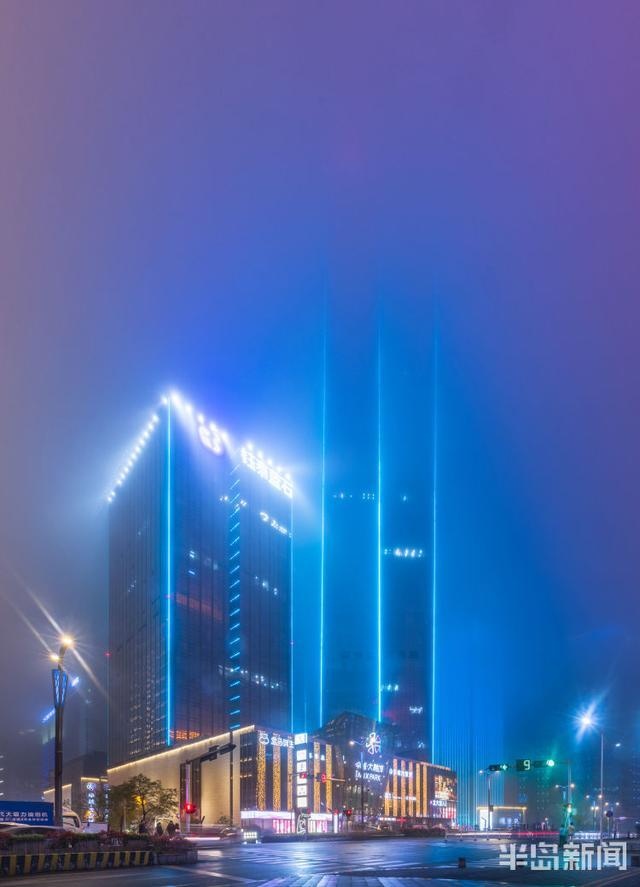 发现青岛“宝藏级”打卡地:“赛博朋克”风,这里的夜景有点科幻