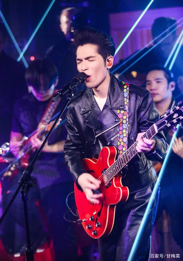 歌手2020最近排名_2020年度男歌手最新排名:肖战断层登顶,蔡徐坤排名有点