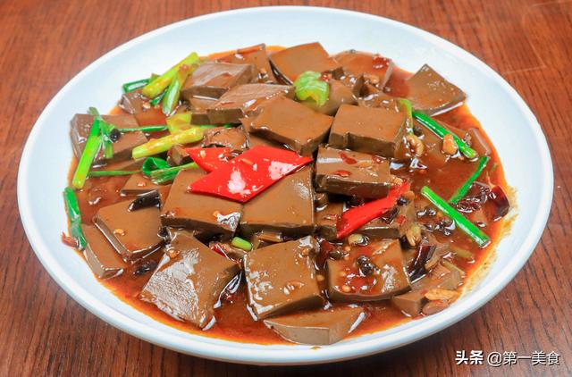 鸭血的经典吃法,吃多少次都不会觉得腻,香辣滑嫩无腥味|麻辣_新浪新闻