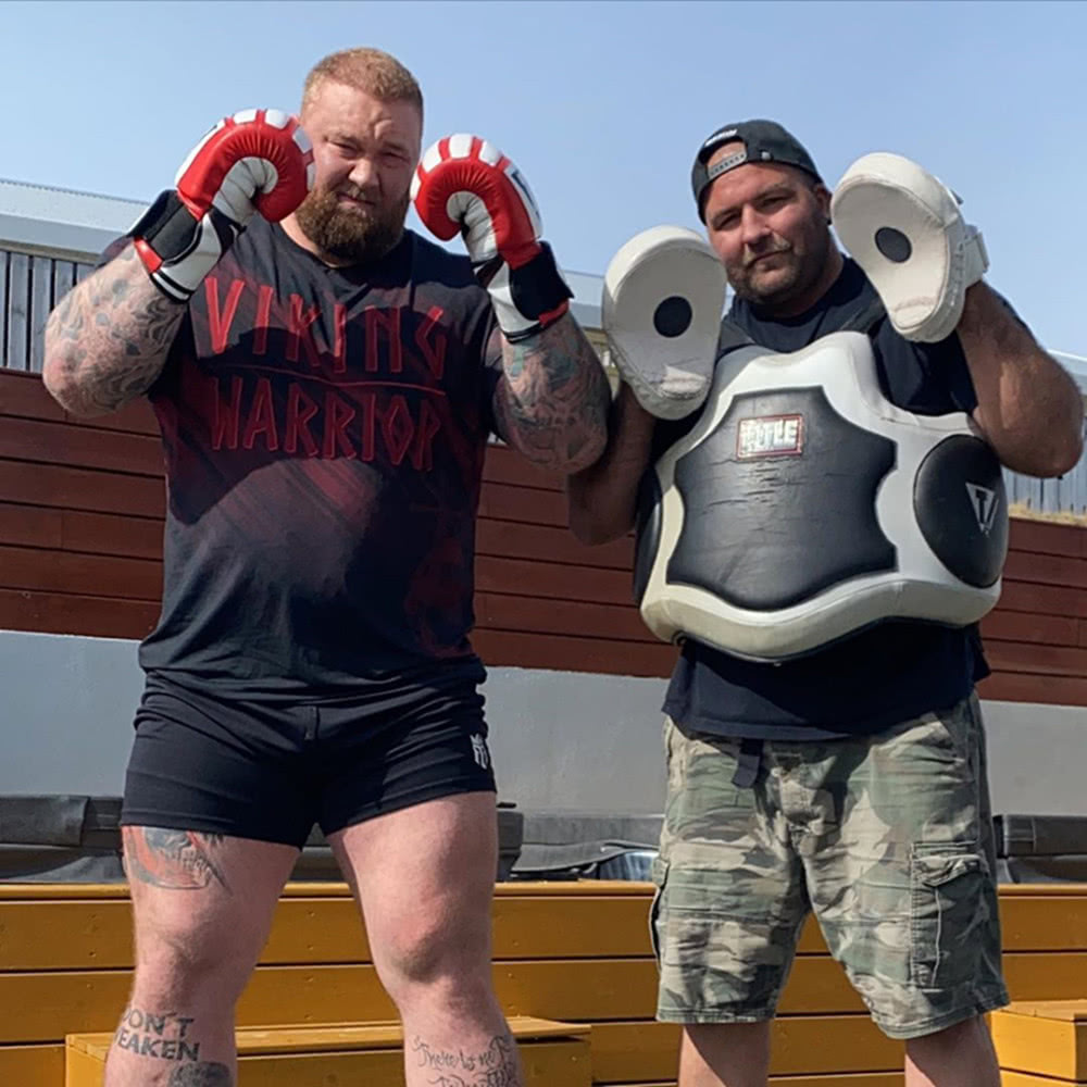 地表最强壮的男人!《权游》演员刷新世界纪录,硬拉501kg!