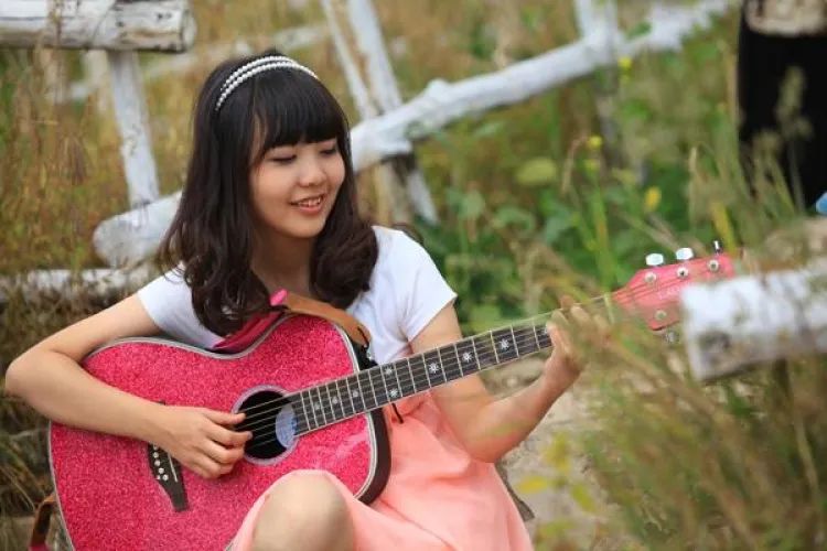 还记得疯丫头里的雪儿吗她现在长这样