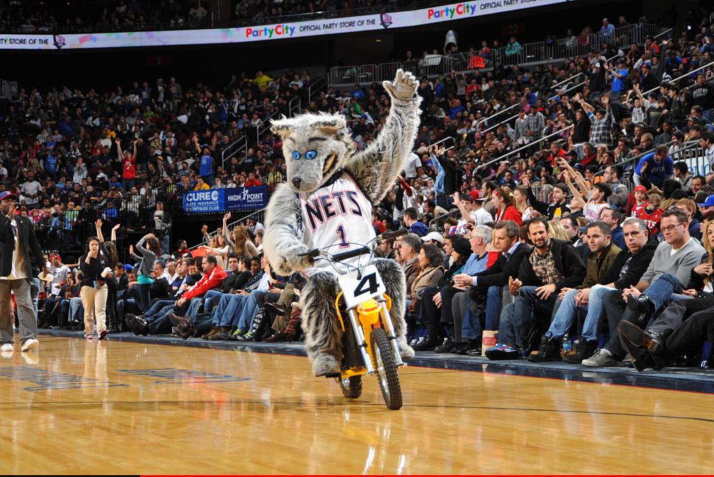 新泽西篮网队吉祥物狡猾银狐