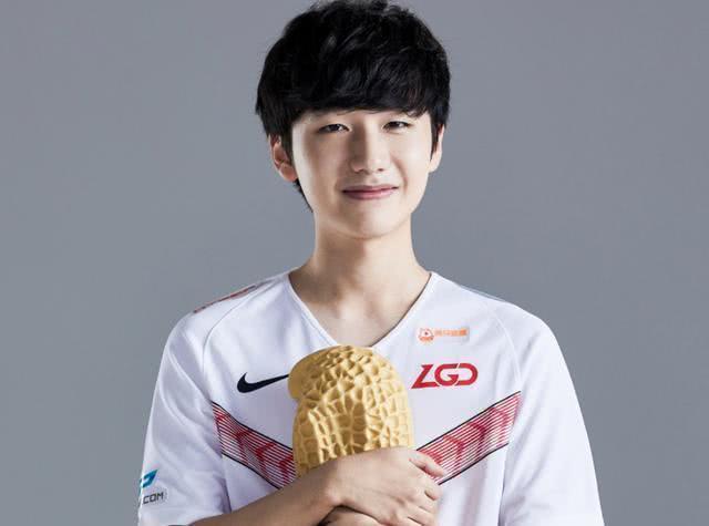 英雄联盟:baolan夏季赛转会lgd?这或许是最好的选择