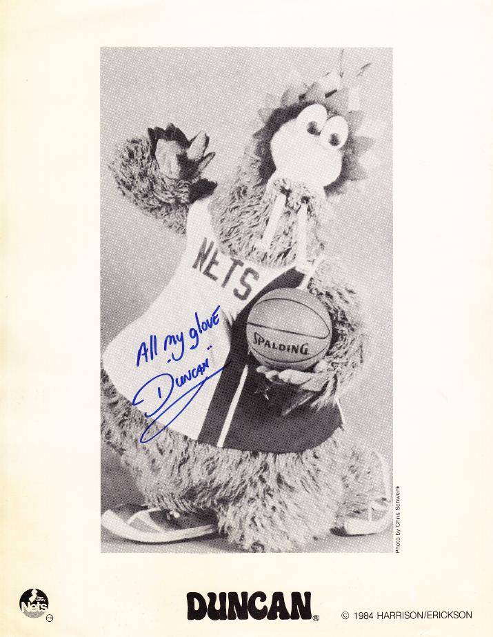 新泽西篮网队吉祥物狡猾银狐