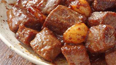 黑蒜子牛肉粒完成!有肉吃的日子总不会难过的