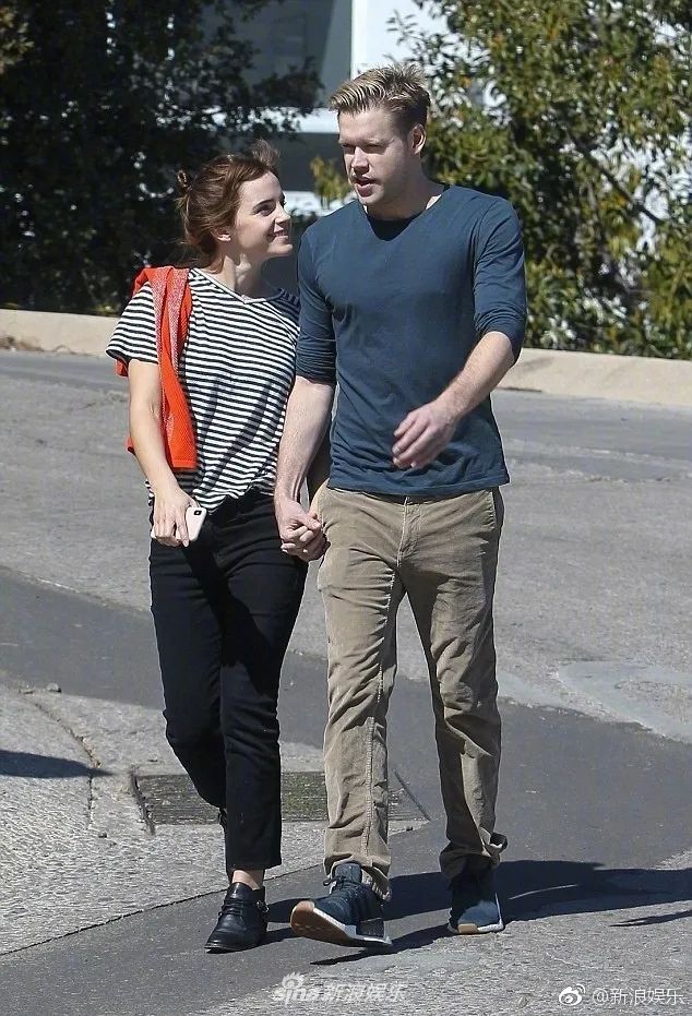 30岁赫敏恋情曝光她的男友却让网友们心碎了一地