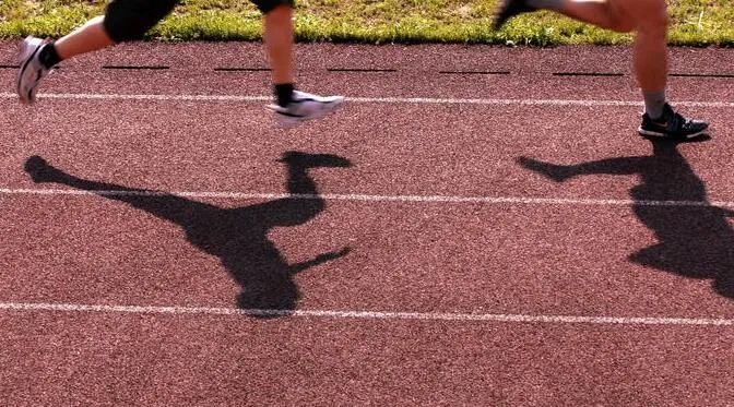 两名初中生上体育课戴口罩跑步猝死,专家:剧烈运动不宜戴口罩