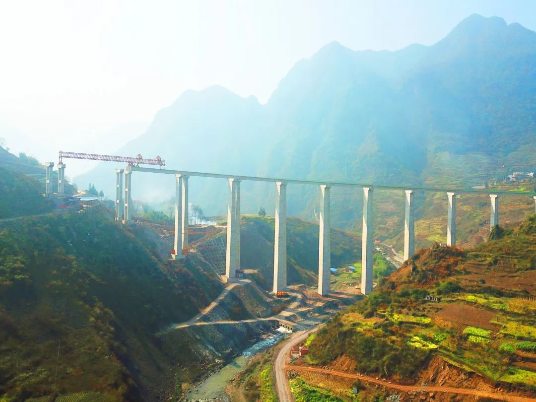 快讯!镇雄至昭通高速又有两条隧道双洞贯通!