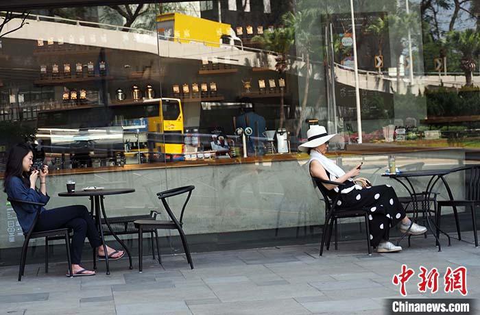 中新网港府放宽防疫社交管制措施 婚礼人数限制增至50人