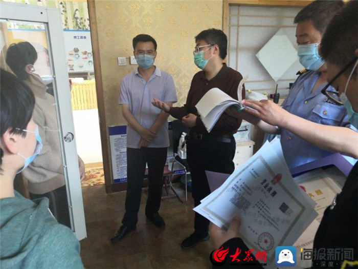 守护师生“舌尖上的安全”泰安市市场监管局突击检查集体用餐配送单位