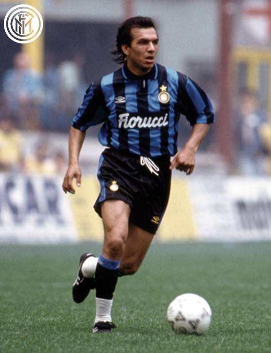 下图是当时队内中场大将鲁本·索萨,他也曾效力于甲a联赛