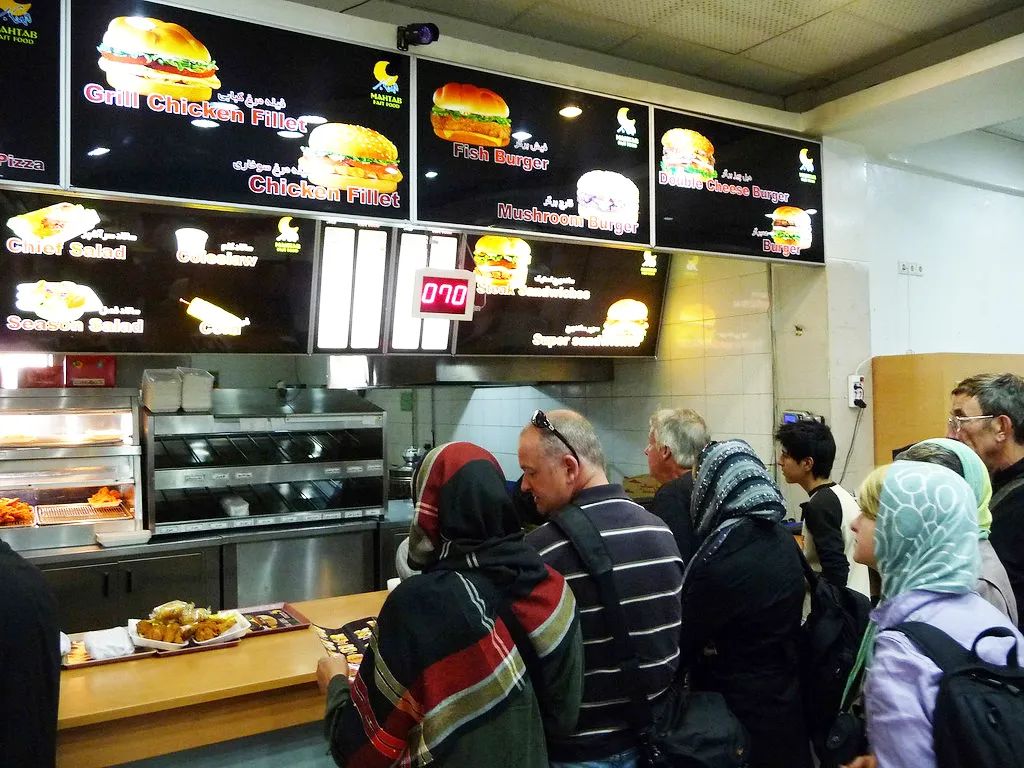 市场份额已达到近70亿,伊朗的假肯德基和假麦当劳能有多假?