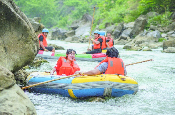 南江大峡谷 激情漂流引客来
