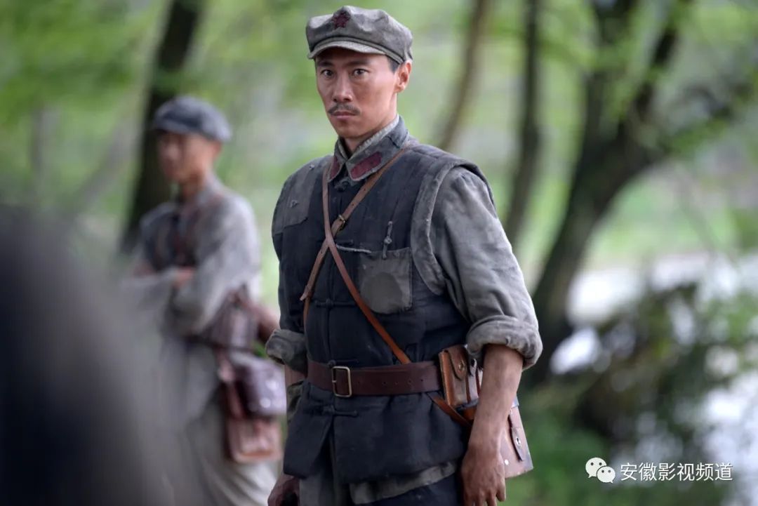 苏达清    演员 郑昊红三十四师的师长.