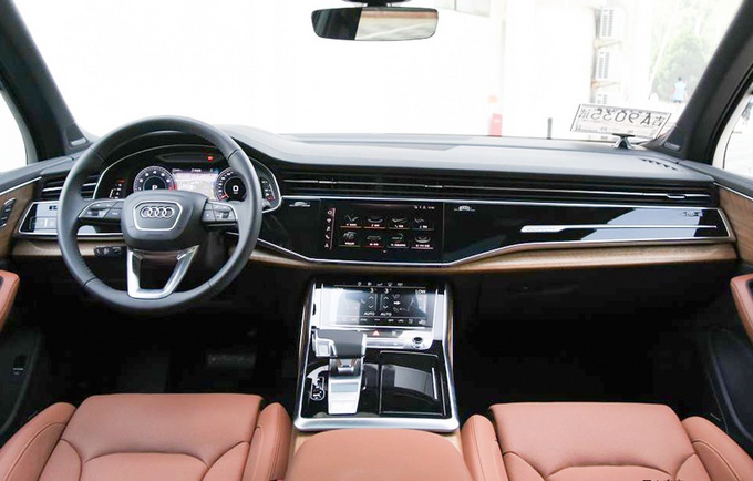 全新奥迪Q7上市，配置提升/三块大屏，选这两款就很有面子