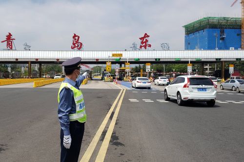 每个ETC车道配人!高速恢复收费首日,青岛未见拥堵