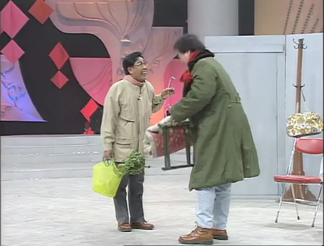 2006年小品《实诚人》里,君子报仇十年不晚的郭冬临也学会了"pua".