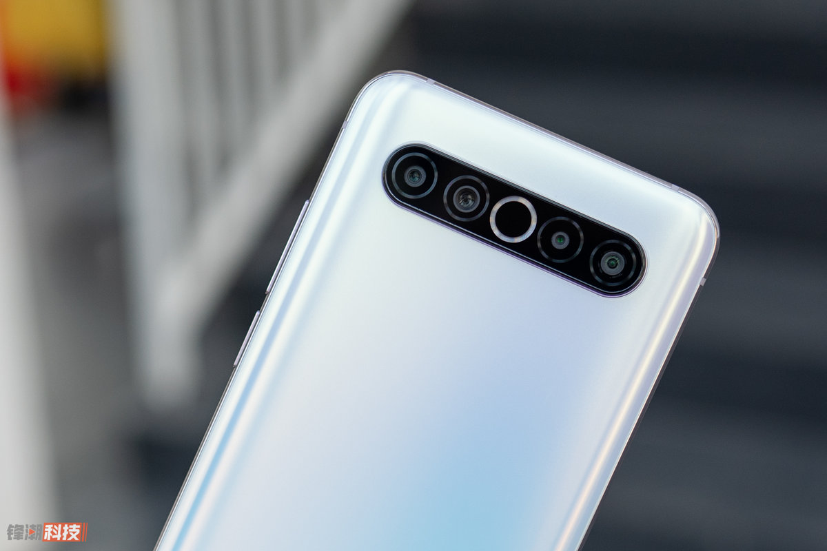 魅族17 系列上手图赏:四边等宽全面屏视觉,投票从未输过