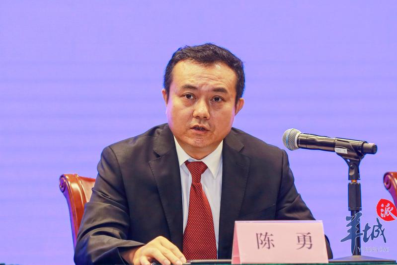 正文  陈勇表示,黄埔区积极谋划安排120个"新基建"项目,总投资超1000