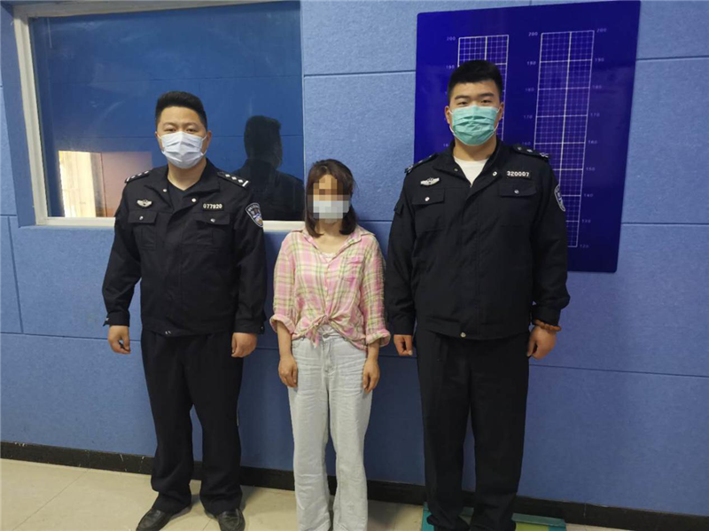 跨越千里进嫌疑人家做工作江西两名网上逃犯终自首