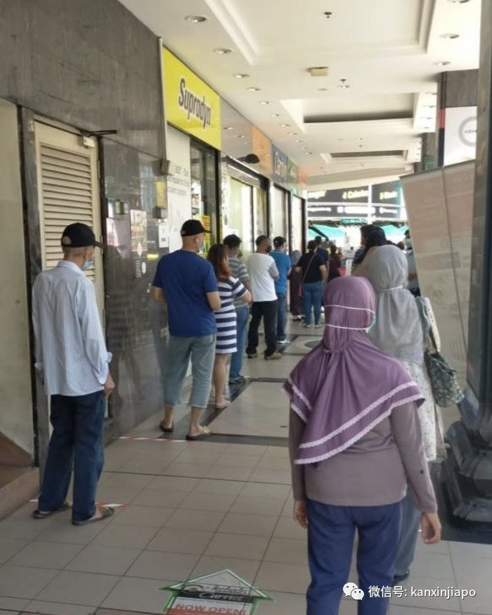 慕斯达法购物中心恢复营业,限流造成排队长龙