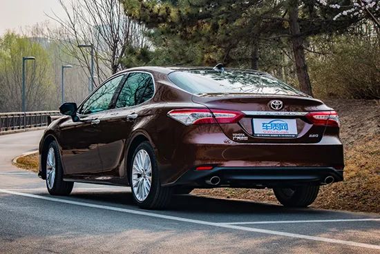 2020款丰田凯美瑞上市 售17.98-27.98万元
