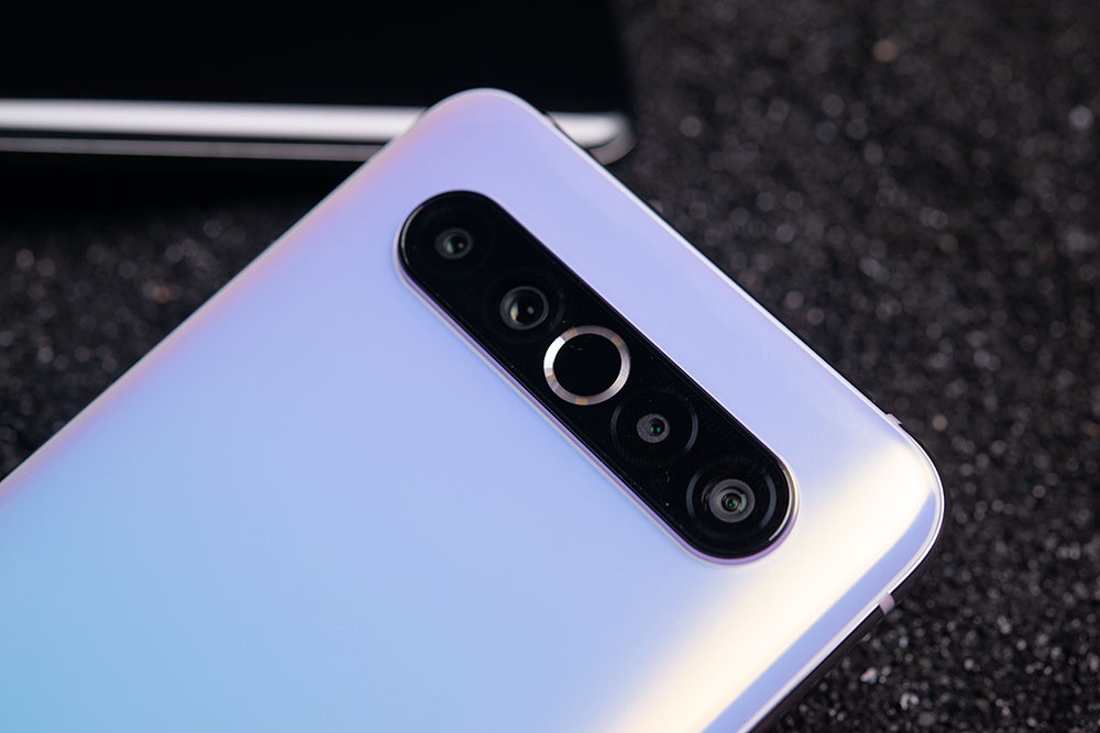 魅族17图赏次代光刻电镀工艺极边全面屏