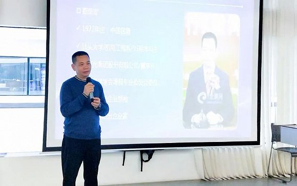 欧菲光董事长蔡荣军