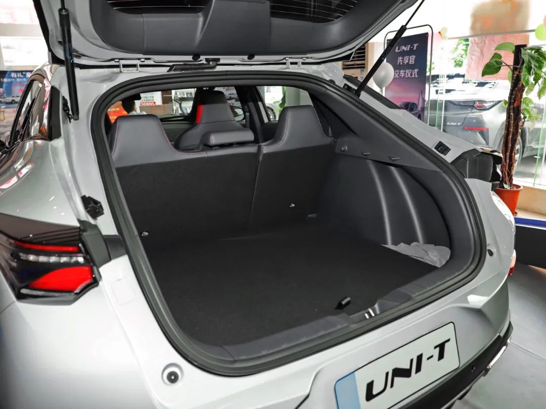 预售11.59万元起，国产帅气SUV上市在即，新车细节抢先看