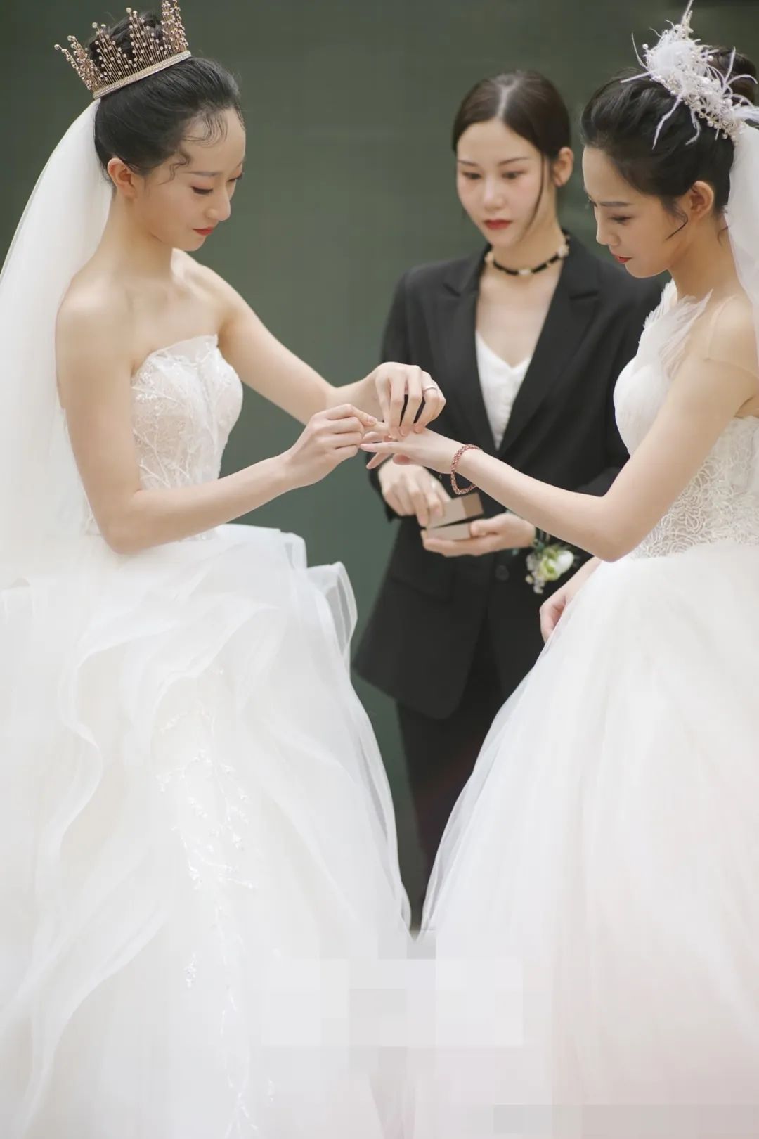 与同性爱人结婚水月说师父杨丽萍支持我们的爱情