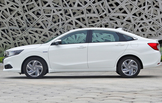 本田凌派混动上市，13.98万起！空间大、油耗低，最后短板也没了